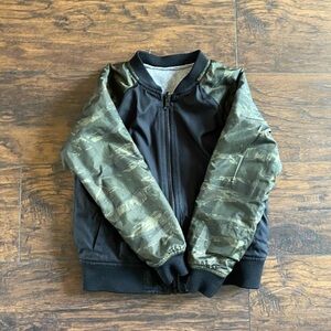 Old Navy, Boys, Reversible Jacket, Black/Camo and Heather Gray, Size S (6-7)